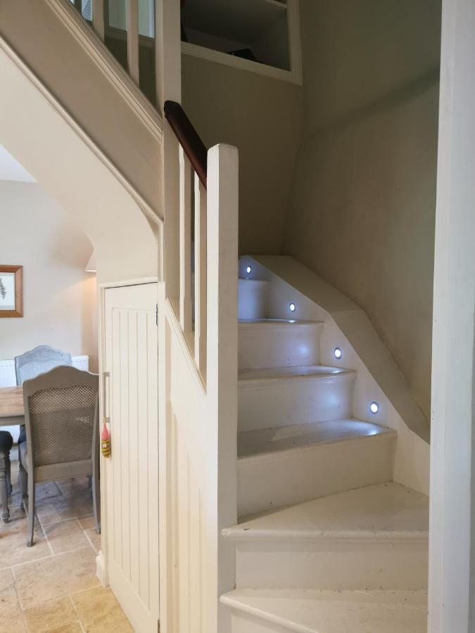 Historic, Traditional & Spacious Wiltshire Cottage Shrewton Luaran gambar