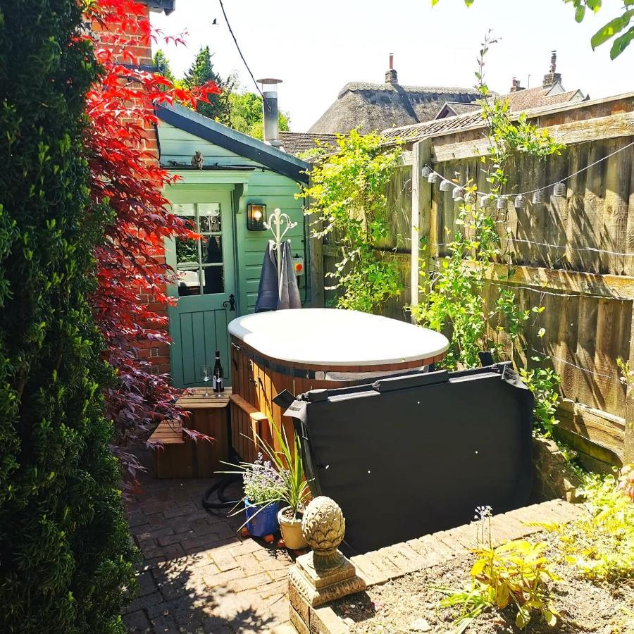 Historic, Traditional & Spacious Wiltshire Cottage Shrewton Luaran gambar